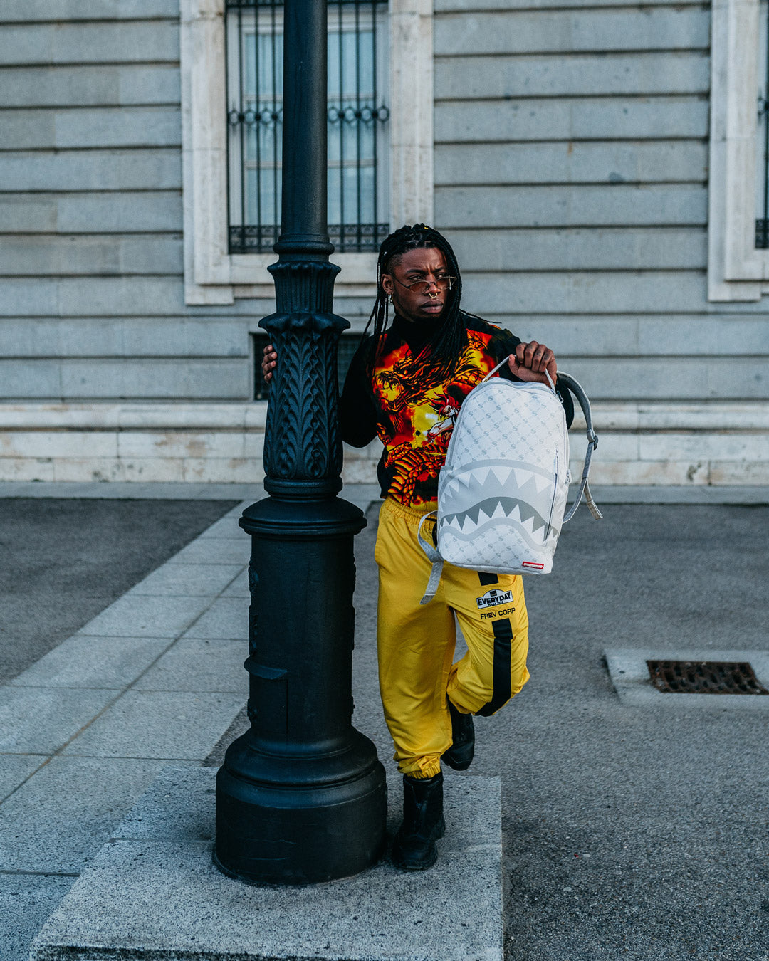 B4354_3_1_1100x