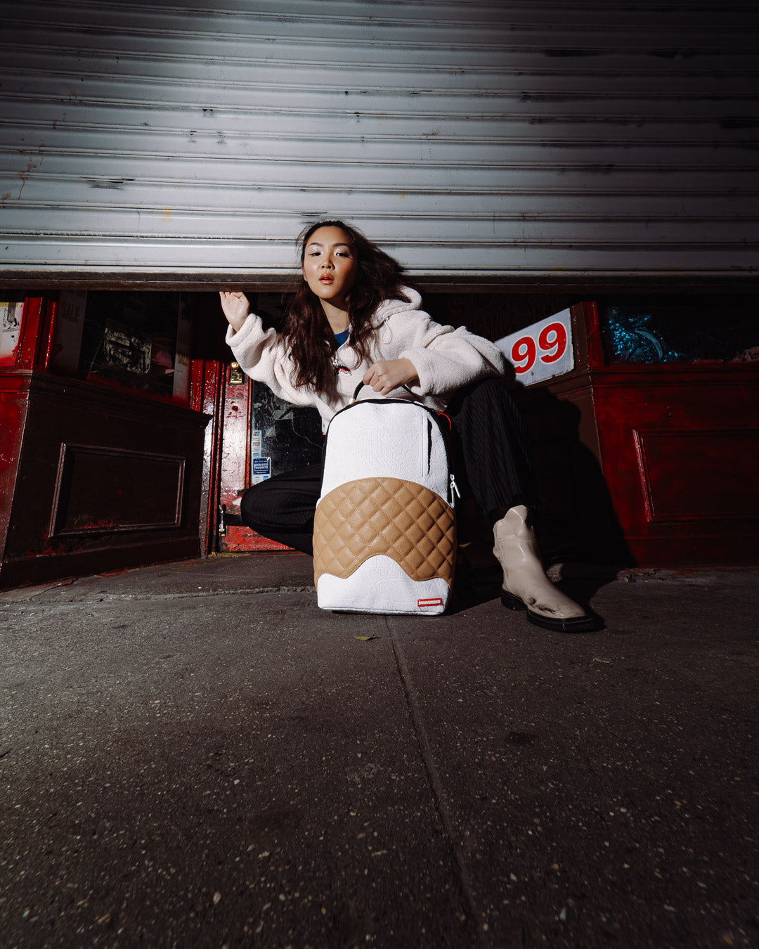 B6105_2_1_1100x